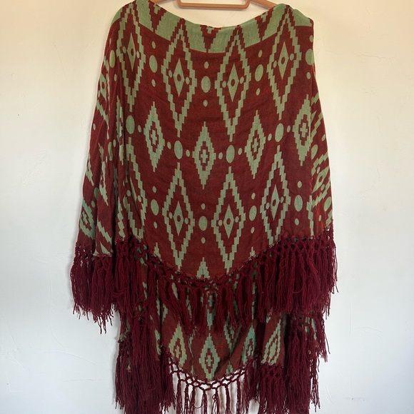Teal and Red Geometric Patterned Shawl/Vest - Picture 2 of 3